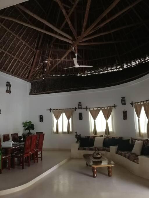 Апартаменты Luxury Simba House In Watamu ☆☆☆☆☆ Экстерьер фото