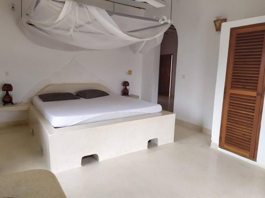 Апартаменты Luxury Simba House In Watamu ☆☆☆☆☆ Экстерьер фото